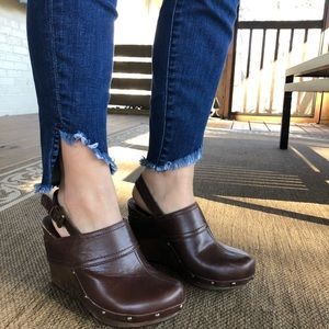 Bridgett Bailey brown clogs size 6
